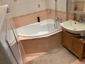 Pronájem bytu 3+1, Chomutov, Březenecká, 74 m2