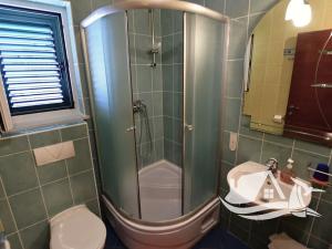 Prodej vícegeneračního domu, Vodice, Chorvatsko, 1230 m2