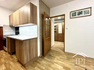 Pronájem bytu 2+kk, Praha - Střížkov, Šluknovská, 39 m2