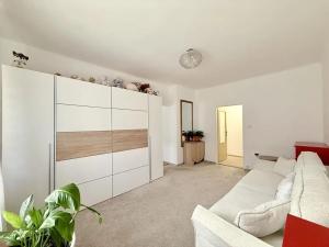 Prodej bytu 3+1, Starý Plzenec, Nerudova, 65 m2