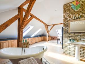 Pronájem atypického bytu, Beroun, Lidická, 200 m2