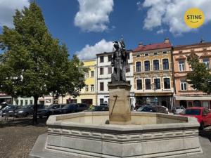 Pronájem kanceláře, Frýdek-Místek, Zámecké nám., 25 m2