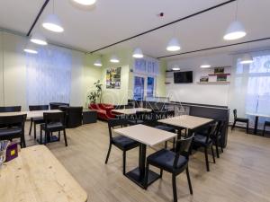 Pronájem restaurace, Praha - Čakovice, Theinova, 187 m2