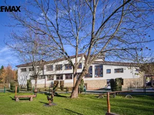 Prodej ubytování, Velké Karlovice, 1770 m2