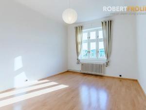 Pronájem bytu 2+1, Praha - Střešovice, Na Petynce, 77 m2