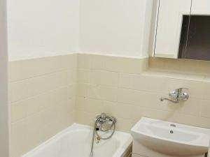 Pronájem bytu 2+1, Ostrava, Budovatelská, 56 m2