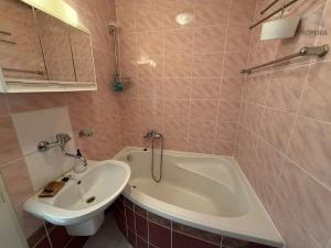 Pronájem bytu 2+1, Brno, Venhudova, 58 m2