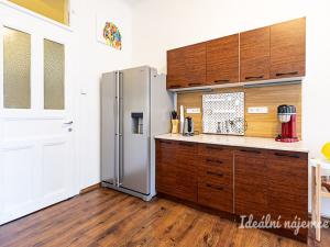 Pronájem bytu 2+kk, Praha - Holešovice, Na Maninách, 47 m2