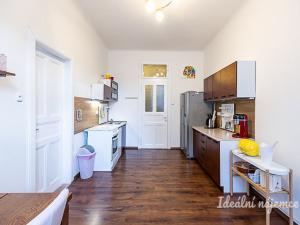 Pronájem bytu 2+kk, Praha - Holešovice, Na Maninách, 47 m2