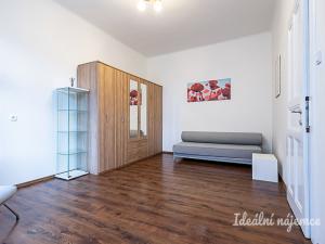 Pronájem bytu 2+kk, Praha - Holešovice, Na Maninách, 47 m2