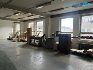Pronájem skladu, Mariánské Lázně, třída Vítězství, 112 m2