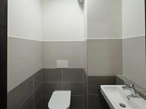 Pronájem bytu 3+kk, Praha - Prosek, Letňanská, 83 m2