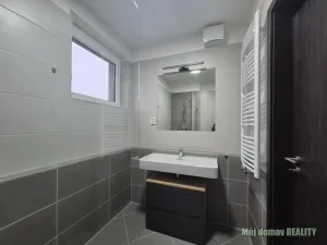 Pronájem bytu 3+kk, Praha - Prosek, Čakovická, 83 m2