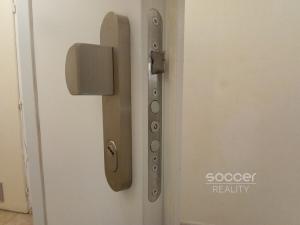 Pronájem kanceláře, Praha - Holešovice, Kamenická, 42 m2