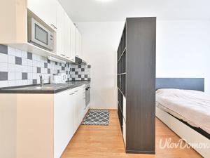 Prodej bytu 1+kk, Praha - Horní Měcholupy, Modenská, 35 m2