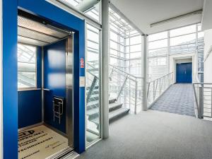 Pronájem kanceláře, Praha - Strašnice, Třebohostická, 122 m2