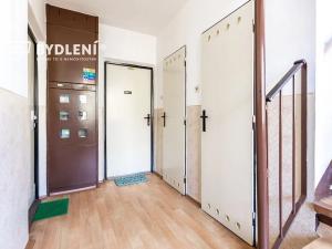 Prodej bytu 1+1, Hrob, Rybniční, 27 m2