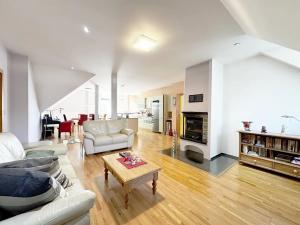 Prodej vily, Plzeň, Lužní, 260 m2