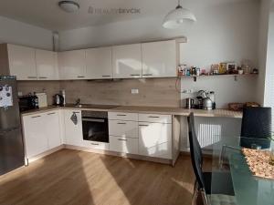 Prodej bytu 2+kk, Hluboká nad Vltavou, Ječná, 55 m2