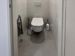 Pronájem bytu 2+kk, Praha - Vinohrady, Šrobárova, 47 m2