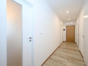 Pronájem bytu 2+kk, Praha - Smíchov, Kroftova, 58 m2