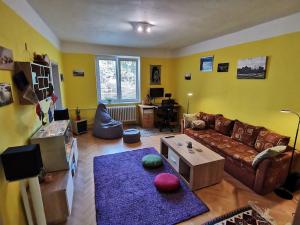 Pronájem bytu 2+1, Pardubice - Zelené Předměstí, Benešovo náměstí, 58 m2