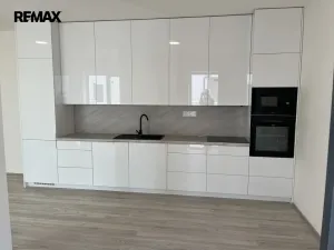 Prodej bytu 2+kk, Zlín, Tyršovo nábřeží, 66 m2