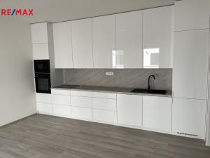 Prodej bytu 3+kk, Zlín, Tyršovo nábřeží, 73 m2