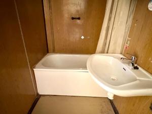 Pronájem bytu 2+kk, Praha - Hloubětín, Kardašovská, 44 m2