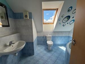 Prodej bytu 2+kk, Jesenice, Lomená, 45 m2