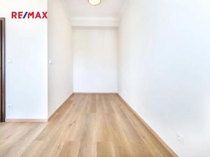 Pronájem bytu 1+kk, Praha - Libeň, náměstí Dr. Václava Holého, 27 m2