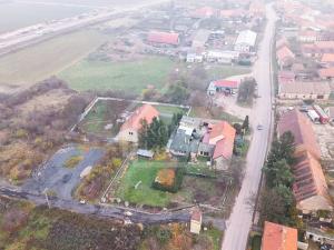 Prodej podílu pozemku, Třebíz, 161602 m2