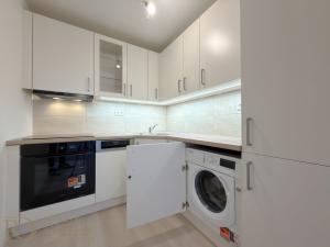 Pronájem bytu 2+kk, Praha - Stodůlky, Kettnerova, 43 m2