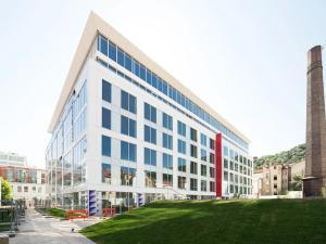 Pronájem kanceláře, Praha - Karlín, Křižíkova, 448 m2