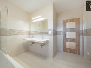 Prodej rodinného domu, Smečno, Za Školou, 131 m2