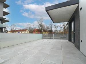 Pronájem bytu 2+kk, Praha - Prosek, Čakovická, 52 m2