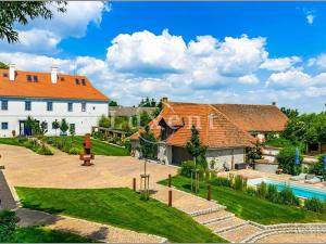 Prodej ubytování, Hluboká nad Vltavou, 1114 m2