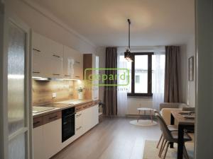 Pronájem bytu 2+kk, Praha, Ke Strašnické, 49 m2