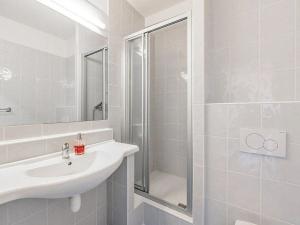 Pronájem bytu 1+kk, Praha - Jinonice, Peroutkova, 17 m2