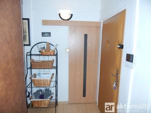 Prodej bytu 2+1, Chomutov, Bezručova, 60 m2