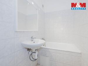 Pronájem bytu 1+kk, Praha - Hlubočepy, Pivcova, 29 m2