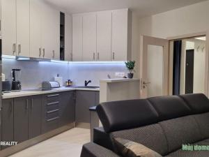 Pronájem bytu 2+kk, Praha - Letňany, Miroslava Hajna, 50 m2