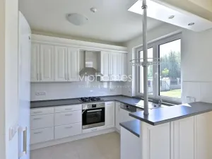 Pronájem vily, Průhonice, Pod Valem II., 335 m2