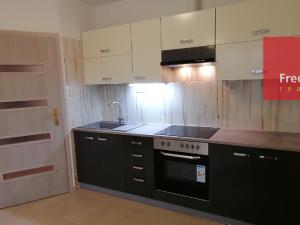 Prodej bytu 3+1, Teplice - Trnovany, Antonína Sochora, 71 m2