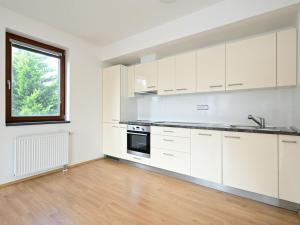 Pronájem bytu 1+kk, Praha - Liboc, Evropská, 56 m2