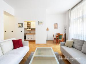 Pronájem bytu 2+1, Praha - Staré Město, Týnská ulička, 71 m2