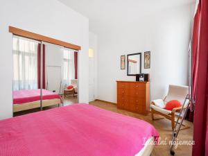 Pronájem bytu 2+1, Praha - Staré Město, Týnská ulička, 71 m2