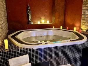 Pronájem obchodního prostoru, Praha - Žižkov, Čajkovského, 200 m2