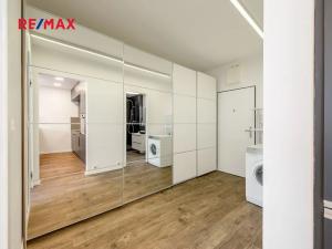 Pronájem bytu 2+kk, Praha - Vysočany, Pod Harfou, 55 m2