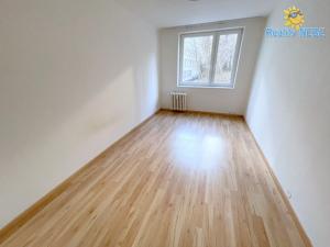 Pronájem bytu 2+kk, Praha - Smíchov, U Demartinky, 47 m2
